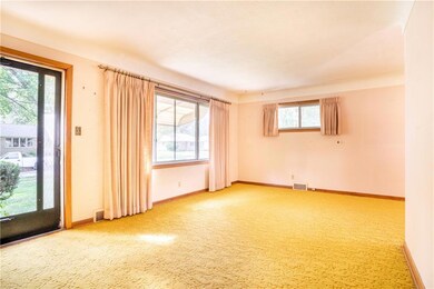 1815 E 27th Ct, Des Moines, IA 50317 - photo 6