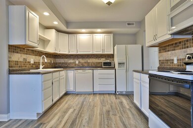 007-Kitchen