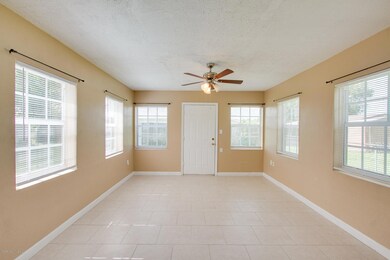 3815 family room 2