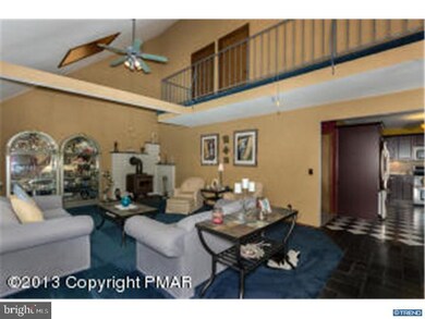 1054 Wild Turkey Ln, Bushkill, PA 18324 - photo 3