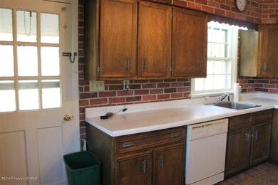 121 Outlet Rd, Dallas, PA 18612 - photo 4