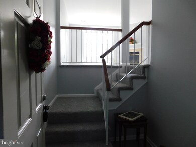 12897 Grays Pointe Rd unit B, Fairfax, VA 22033 - photo 3