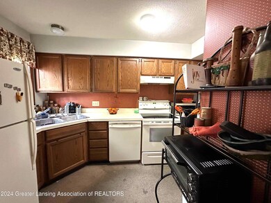 2190 REGENCY DR. Kitchen