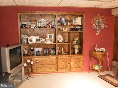 817 Carey Dr, Greencastle, PA 17225 - photo 4