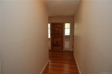 Front door/foyer