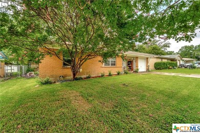 3316 Cloverleaf Dr, Waco, TX 76706 - photo 2