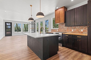 332 South Ave, Sparta, MO 65753 - photo 2