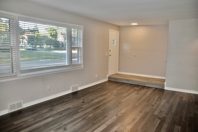 110 W 12th Ave, Naperville, IL 60563 - photo 5