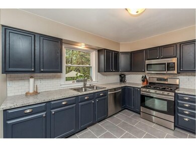 3817 Riverside Dr NE, Cedar Rapids, IA 52411 - photo 5