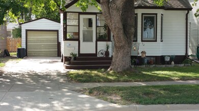 Front view with garage