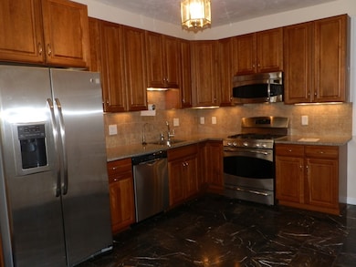 194 Auburn St unit 1, Auburndale, MA 02466 - photo 4