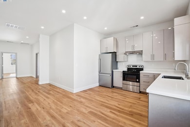 882 61st St, Emeryville, CA 94608 - photo 5
