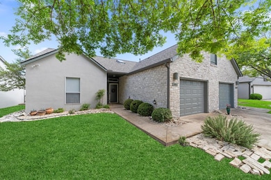 1008 Edinburgh Dr, Kerrville, TX 78028 - photo 2