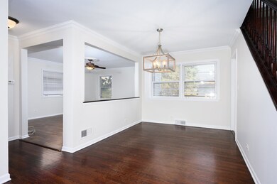 137 N Avon Rd, Elmhurst, IL 60126 - photo 7