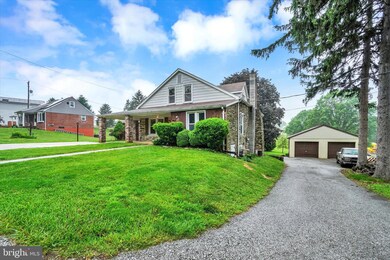 9448 E Springfield Rd, Seven Valleys, PA 17360 - photo 2