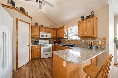 611 Derby St, Raymore, MO 64083 - photo 7