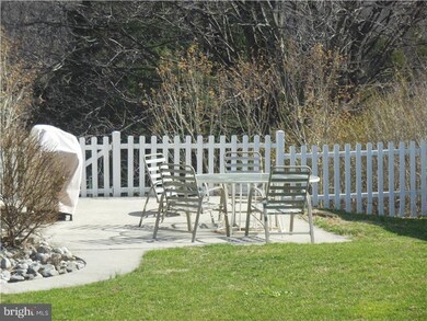 1110 Levengood Rd, Pottstown, PA 19464 - photo 3