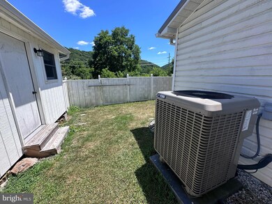 30 N Hummingbird St, Keyser, WV 26726 - photo 6