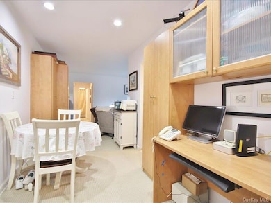 10 Bryant Crescent unit 2L, White Plains, NY 10605 - photo 6