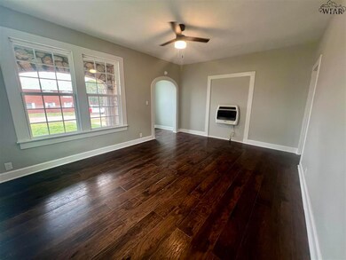 1202 Austin St unit A, Wichita Falls, TX 76301 - photo 3