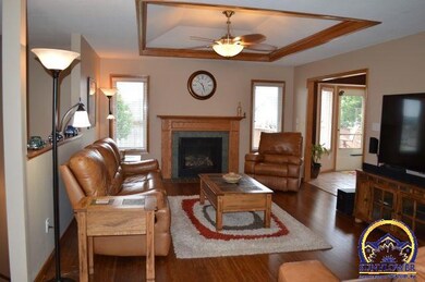 4225 SW Misty Harbor Ave, Topeka, KS 66610 - photo 2