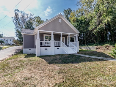 307 E Arch St, Lancaster, SC 29720 - photo 2