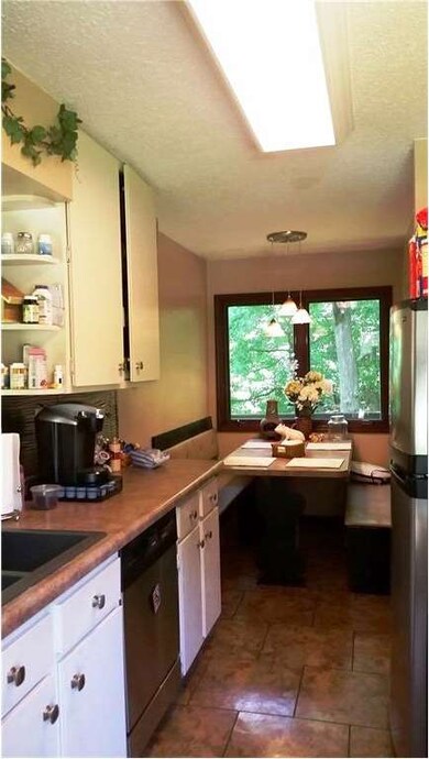 Galley kitchen (view of breakfast nook)