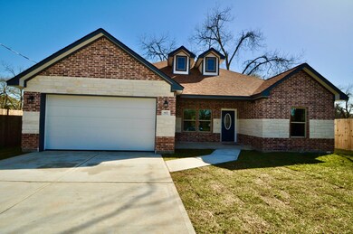 977 Lucky St, Houston, TX 77088 - photo 5
