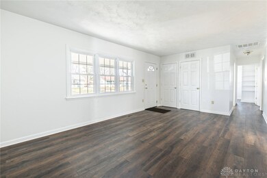 219 Thoreau Ln, Xenia, OH 45385 - photo 4