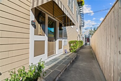 18 State St unit 3W, Bristol, RI 02809 - photo 4