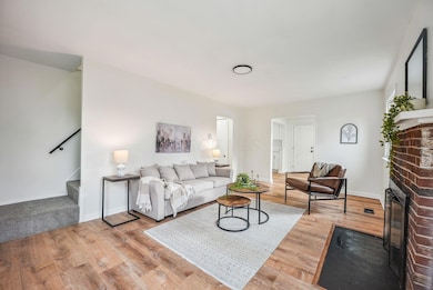 12-web-or-mls-2888-howey-rd