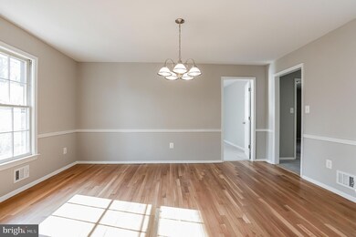 4628 Tara Dr, Fairfax, VA 22032 - photo 3