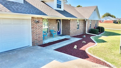 1801 E Willow Dr, Stigler, OK 74462 - photo 2