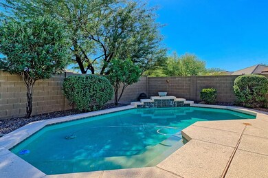 Enjoy your Pool & Fountain