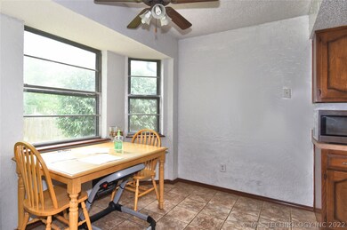 224 W Los Angeles Place, Broken Arrow, OK 74011 - photo 7