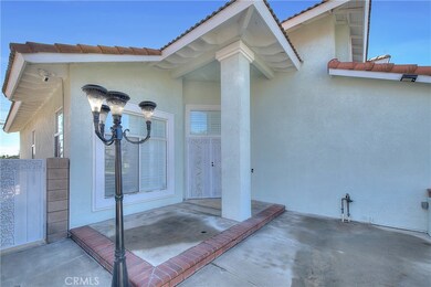 Preview 2 of 25 - Front Porch