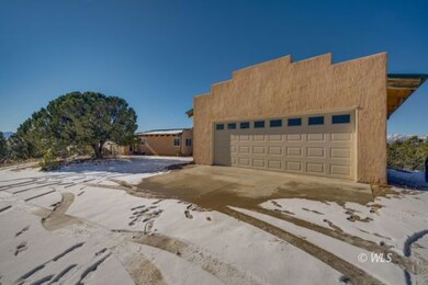 Oversized 2-car garage