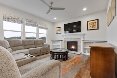 361 Fieldstone Dr, Woodstock, IL 60098 - photo 4