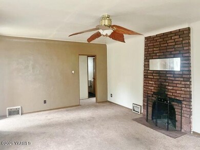561-940744-living room (4)