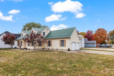 525 N Main St, Sullivan, IL 61951 - photo 2