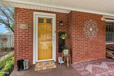 601 Hunter St, Kilgore, TX 75662 - photo 2