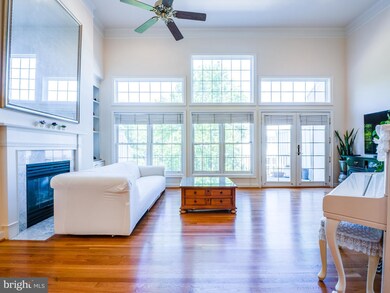 12812 Dogwood Hills Ln, Fairfax, VA 22033 - photo 2