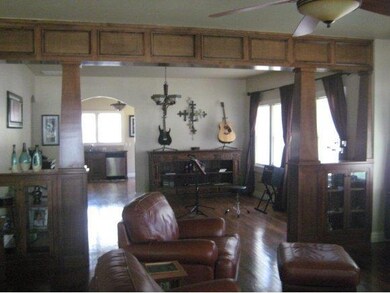 iving, formal dining