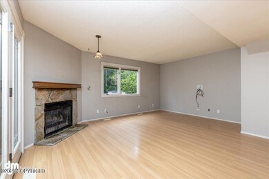 05-Living Room-DW-4187-Edit