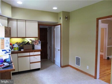 34 N Chester Pike unit . 2, Glenolden, PA 19036 - photo 6