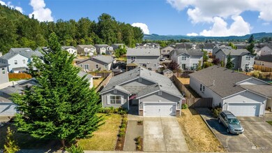 208 Roberts St NE, Orting, WA 98360 - photo 2