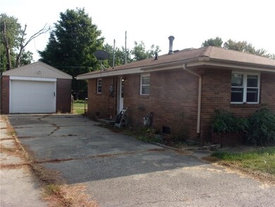 225 E 75th St, Anderson, IN 46013 - photo 2