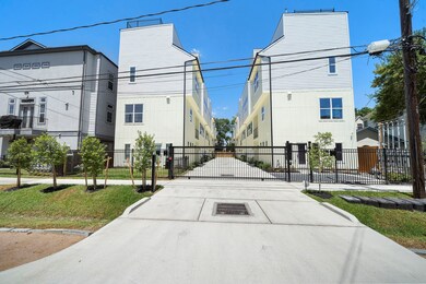 1015 W 24th St unit B, Houston, TX 77008 - photo 4