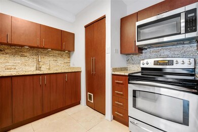 15 Marseilles unit 1E, San Juan, Puerto Rico, PR 00907 - photo 6