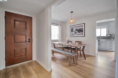 20111 W Ridge Ct unit 24, Castro Valley, CA 94546 - photo 6